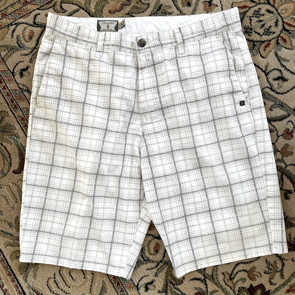 Volcom Corpo Class Men's White Plaid Shorts - 33W